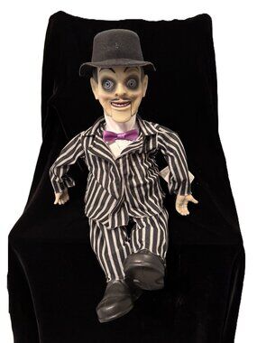 Spooky Village Halloween Animated Talking Haunted Ventriloquist Doll New w/ Tags